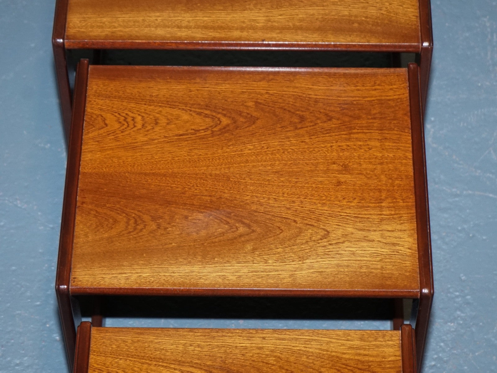 BRITISH G PLAN MID CENTURY HARDWOOD TEAK NESTING TABLES SLEEK MINIMALIST