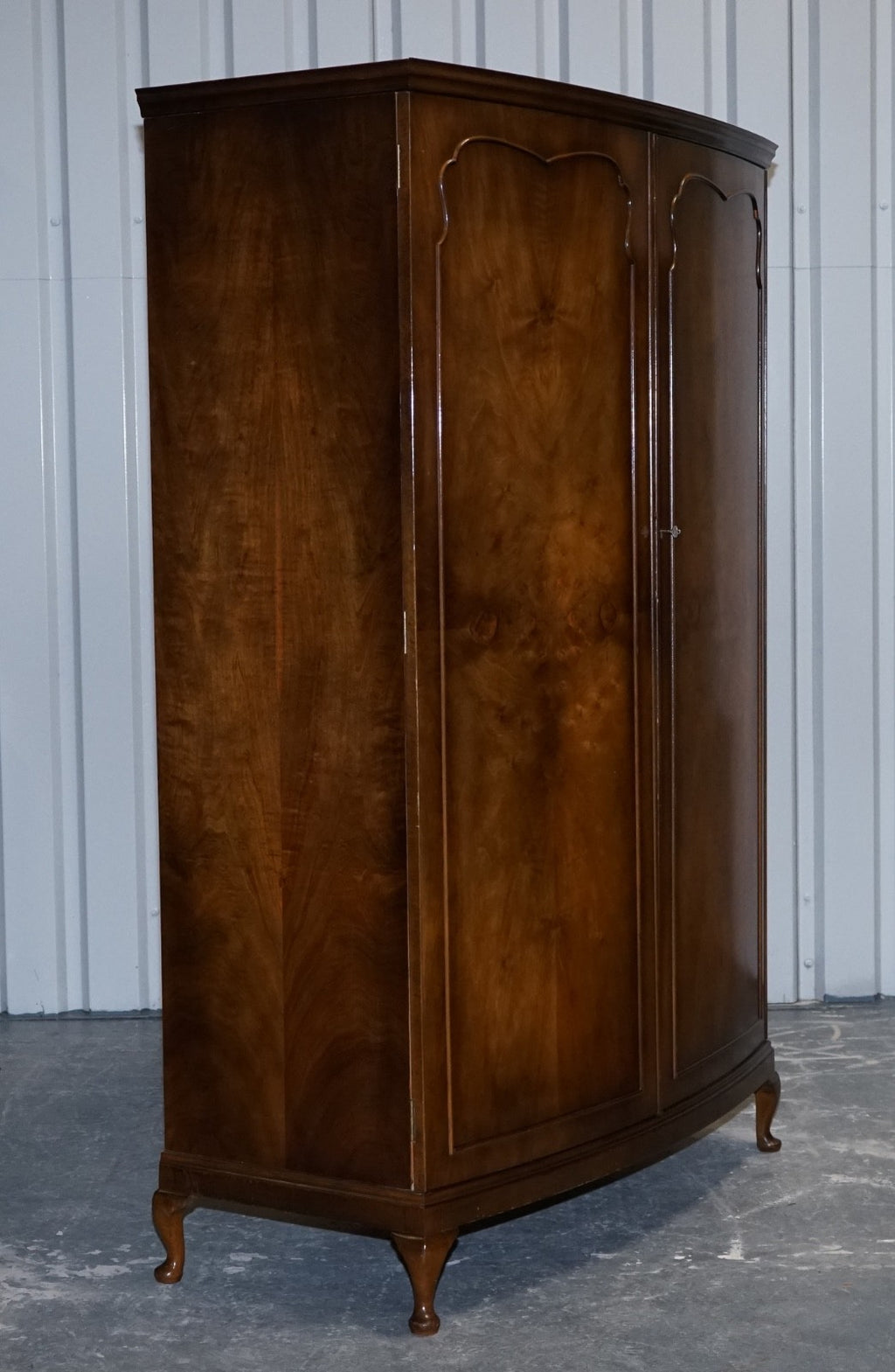 STUNNING 1920'S ENGLISH WALNUT ART DECO DOUBLE WARDROBE QUEEN ANNE LEGS