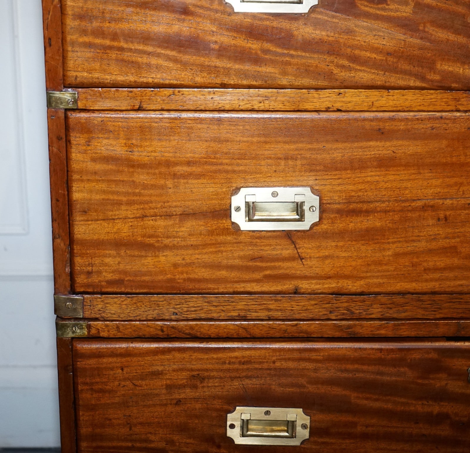ANTIQUE 19TH CENTURY SATINWOOD MILITARY CAMPAIGN CHEST OF DRAWERS LOTS OF PATINA
