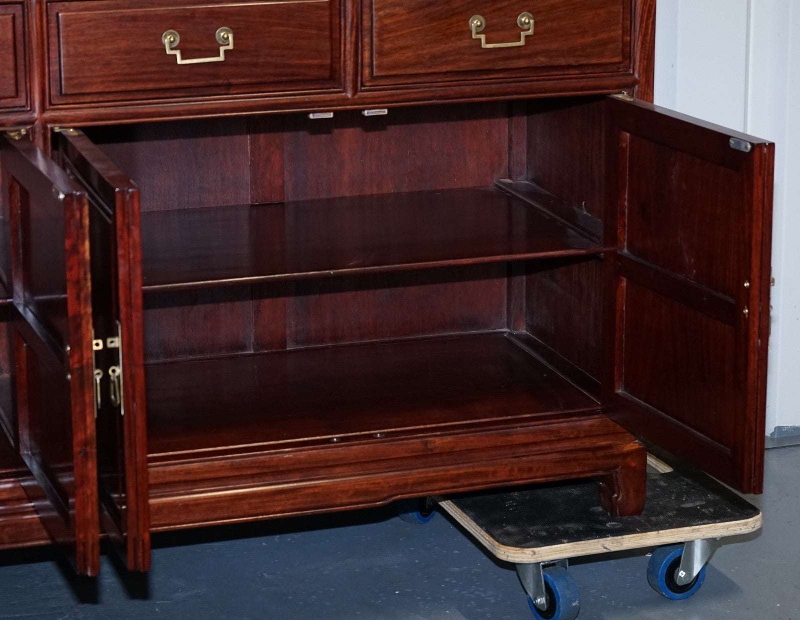 TREMENDOUS ORIENTAL CHINESE TEAK BOOKCASE DISPLAY CABINET WITH SIX DOORS