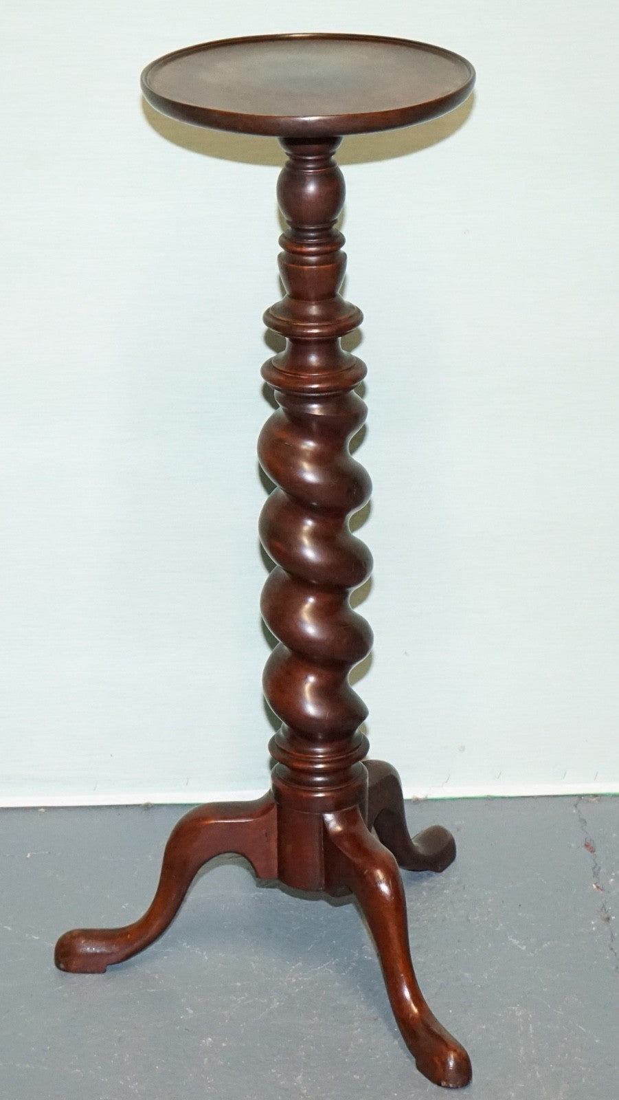 VINTAGE HARDWOOD BARLEY TWIST PEDESTAL PLANT STAND SIDE TABLE