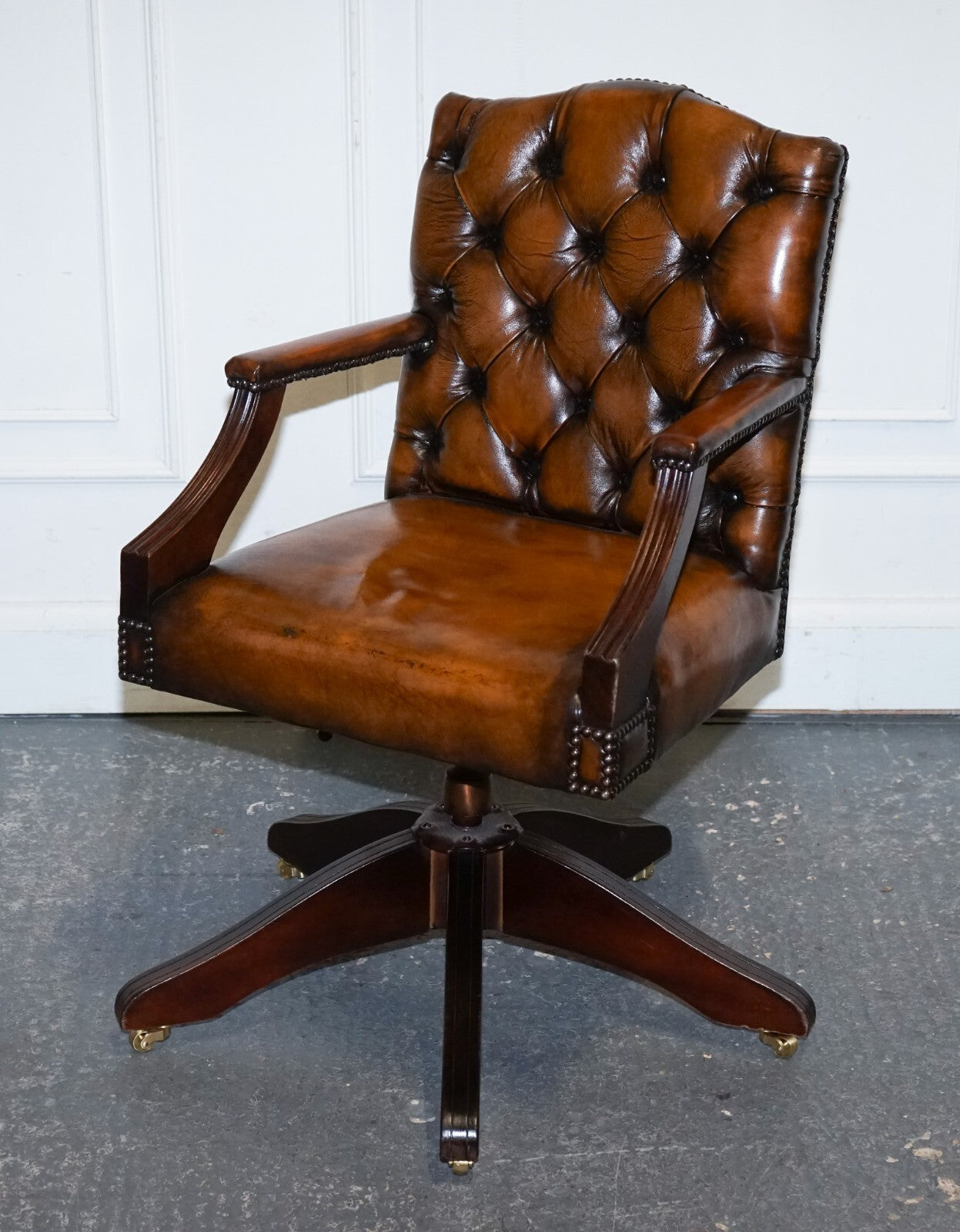 RARE CIGAR BROWN LEATHER CHESTERFIELD DIRECTIONS CONFERENCE LEATHER CHAIR