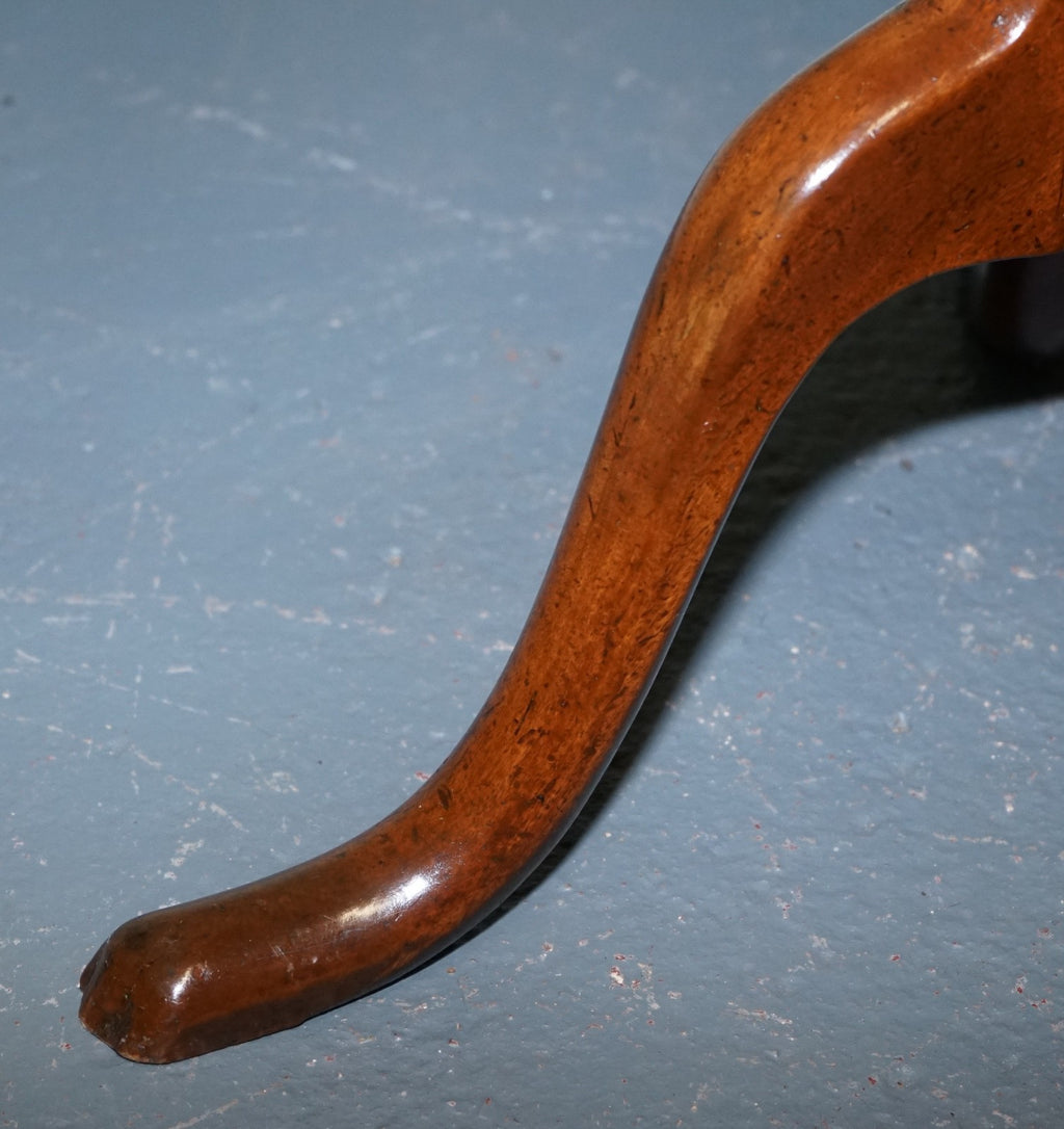 VICTORIAN HARDWOOD TILT TOP TRIPOD TABLE ROUND SIDE OR WiNE TABLE