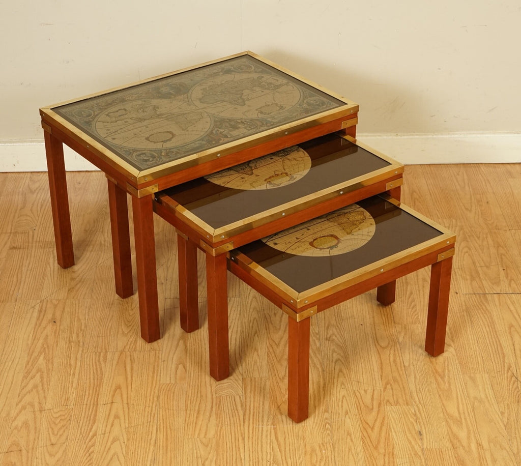 STUNNING COFFEE & SIDE TABLE NEST OF TABLES MILITARY CAMPAIGN WITH WORLD MAPS