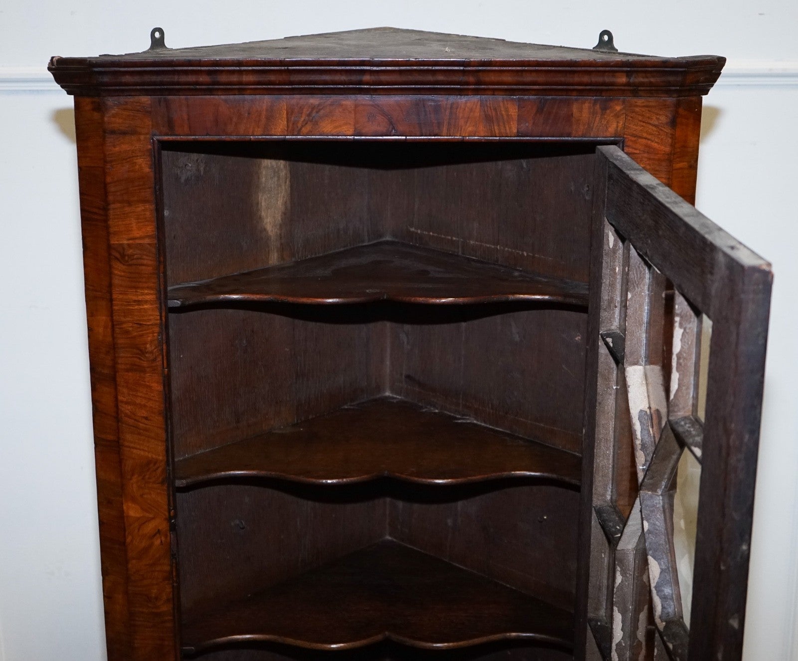 GEORGIAN CORNER HANGING DISPLAY CABINET BOOKCASE GLAZED DOOR DRAWER INSIDE