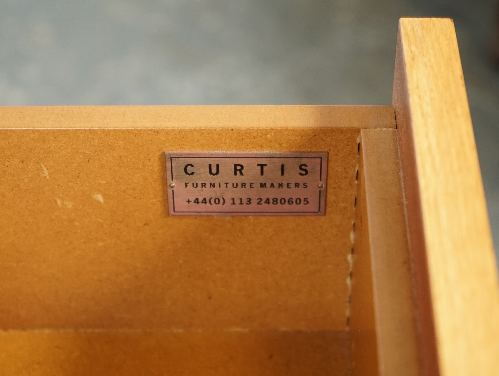 VINTAGE PAIR OF OAK KEATS BEDSIDE NIGHTSTAND CABINET MADE BY CURTIS FURNITURE J1