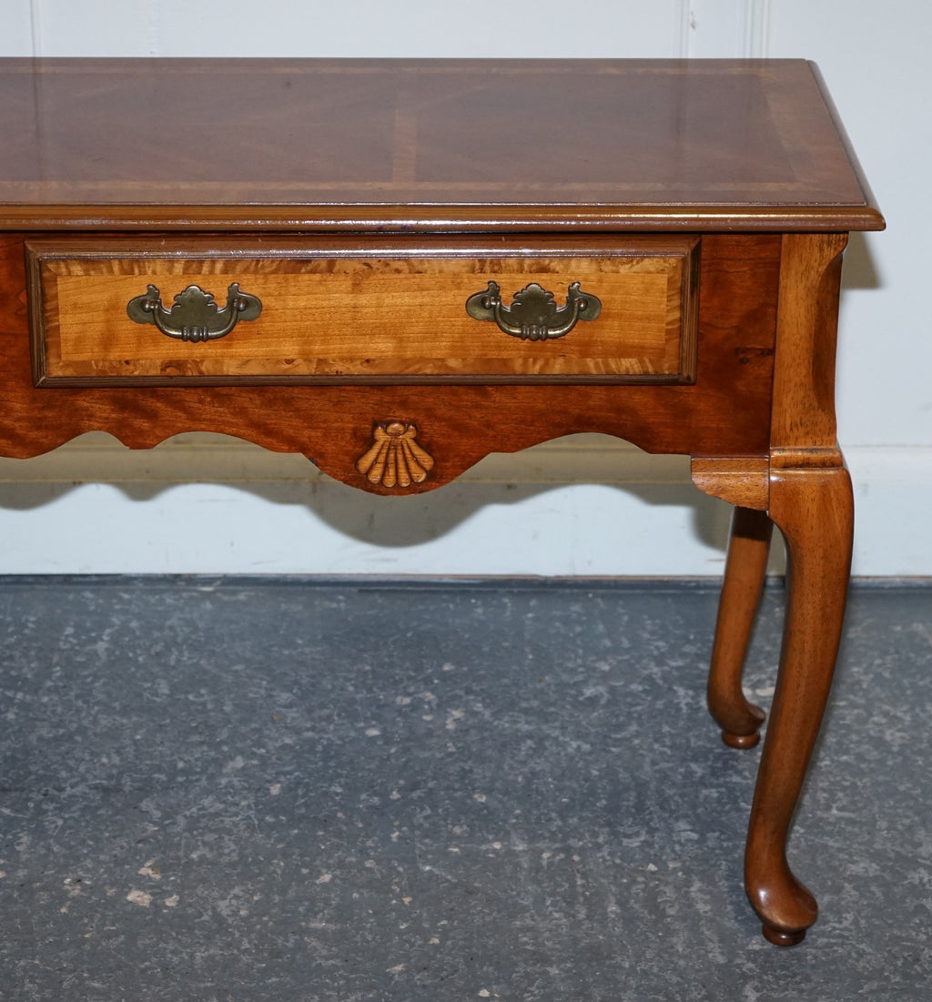 GEORGIAN STYLE WALNUT SIDE CONSOLE TABLE ON CABRIOLE LEGS CIRCA 1980'S