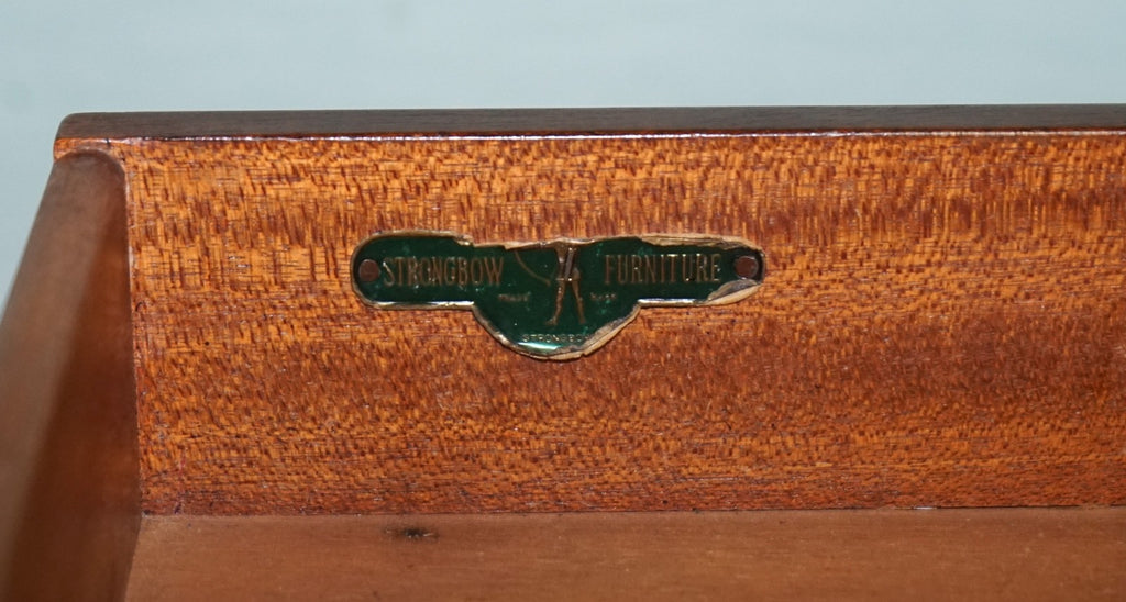 VINTAGE STRONGBOW GAME WRITING DESK WITH PULL OUT TRAY WITH LEATHER INLAY