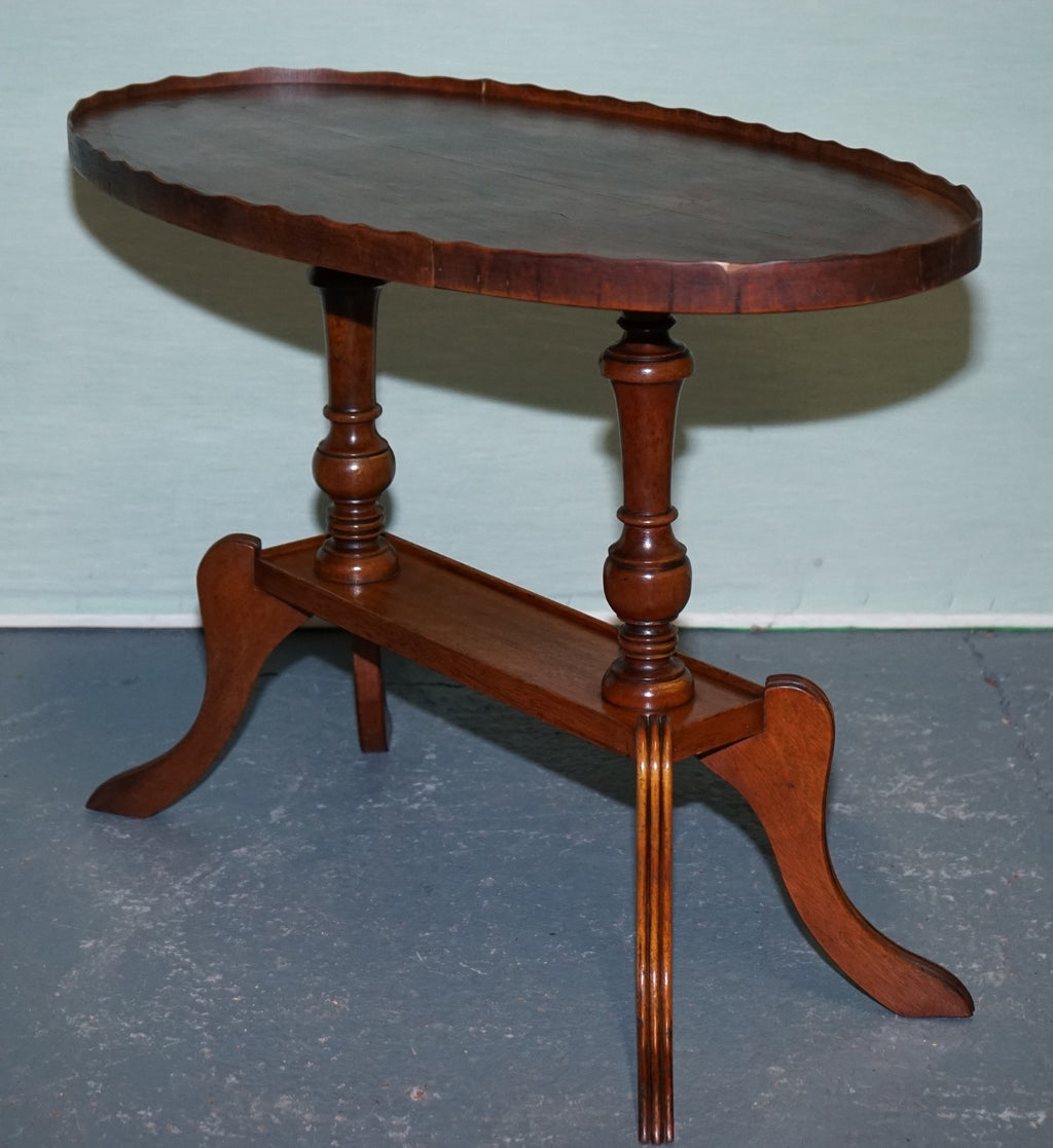 VINTAGE OVAL SCALLOPED EDGE OCCASIONAL SIDE TABLE