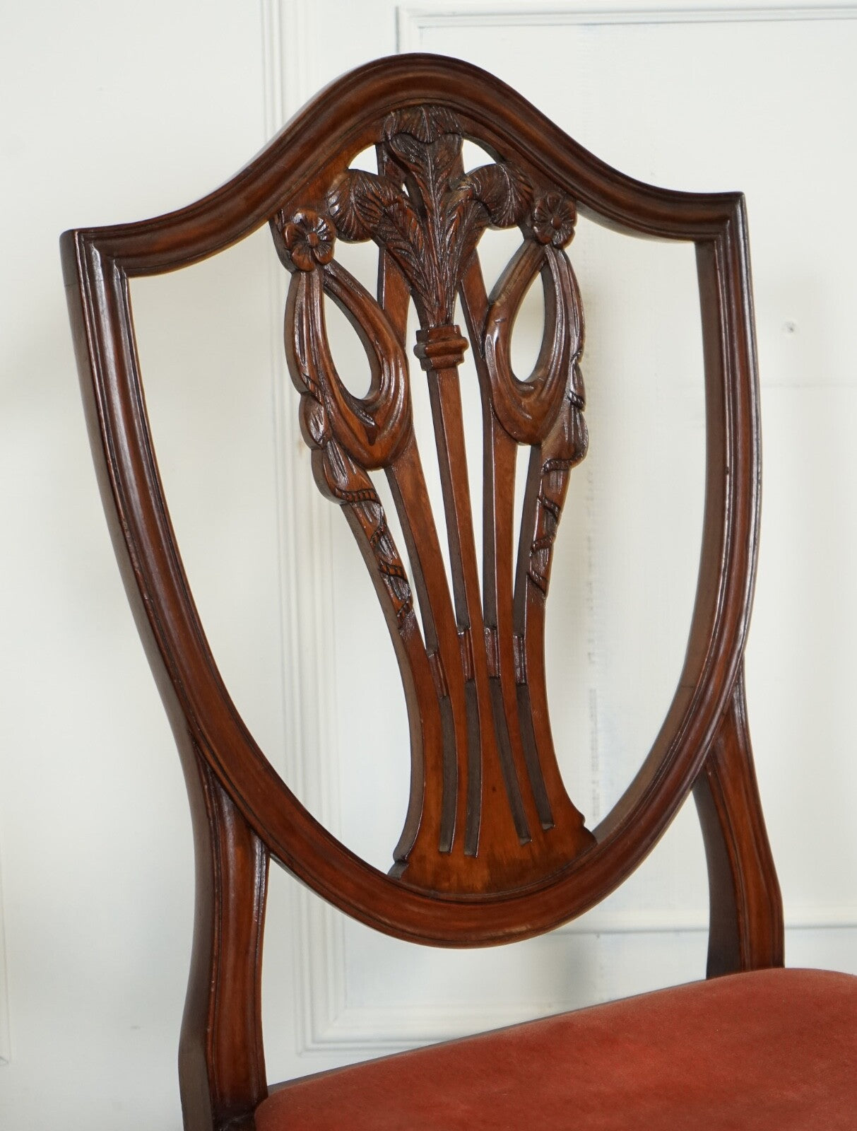 LOVELY PAiR OF VICTORIAN HEPPLEWHITE CARVER HALLWAY SIDE CHAIRS FEATHER FILLED