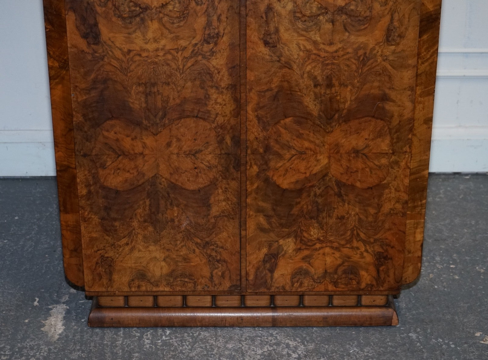 STUNNING ART DECO 1920'S PETITE BURR WALNUT TWO DOOR WARDROBE OR AMOIRE