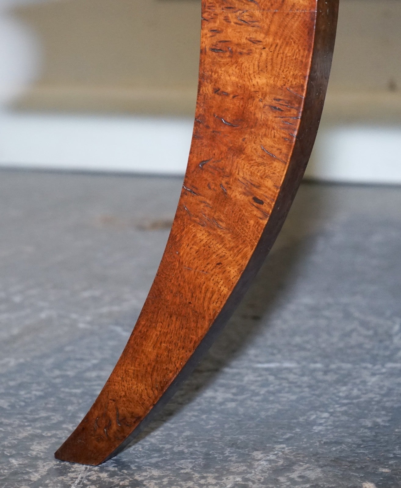 ANTIQUE ART DECO GOLDEN OAK COFFEE TABLE MAPPA BURL TRIM & SPLAYED LEGS