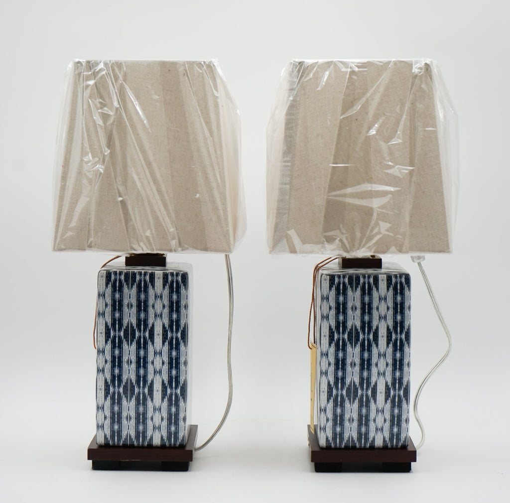 PAIR OF RALPH LAUREN EX DISPLAY CERAMIC BLUE TABLE LAMPS INCLUDING SHADES (1/1)