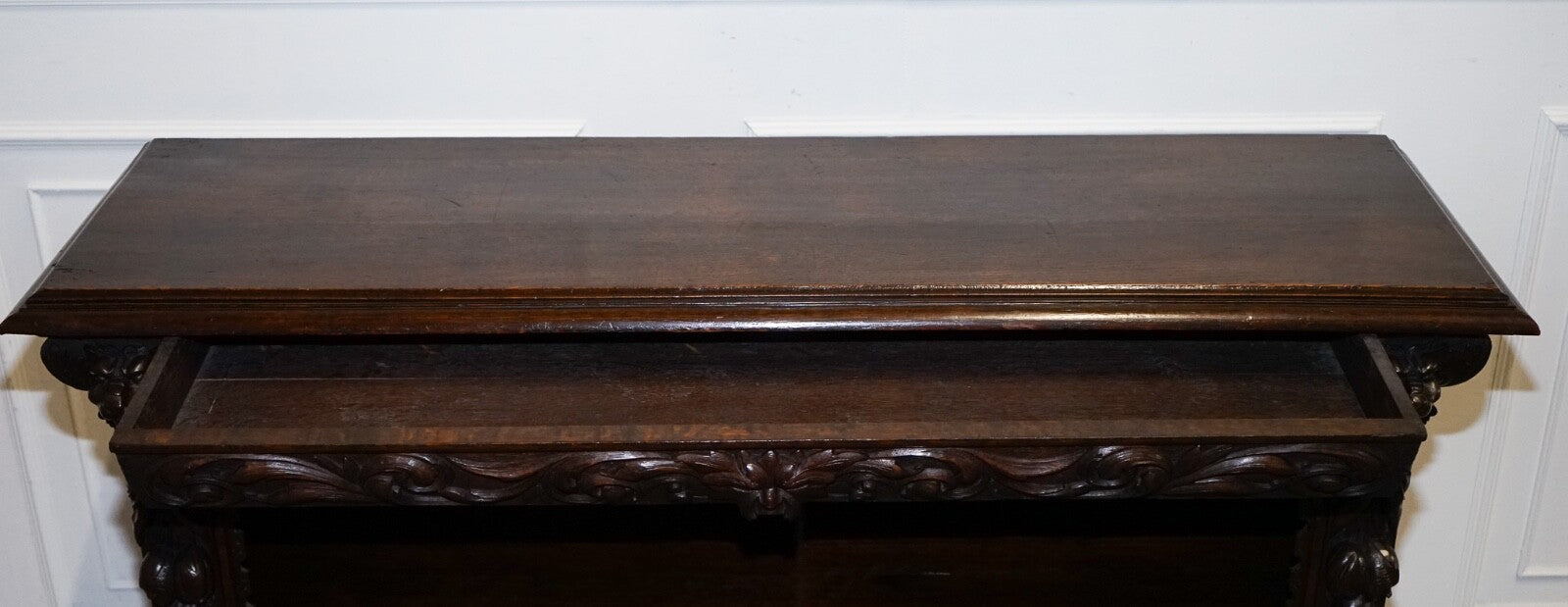 ANTIQUE CIRCA 1800 OAK GREENMAN & LIONHEADS DWARF OPEN BOOKCASE