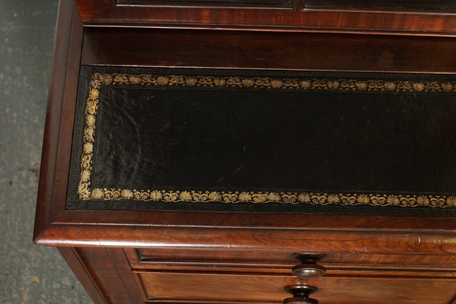 ANTIQUE DRESSER BOOKCASE DISPLAY CABINET ON CHEST OF DRAWERS BLACK LEATHER TOP