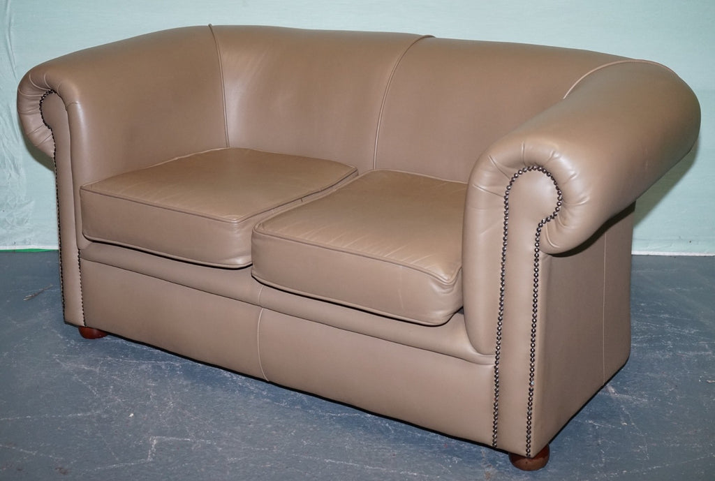 VINTAGE CHESTERFIELD ANDREW MUiRHEAD TAN LEATHER TUB TWO SEATER SOFA STUD DETAIL