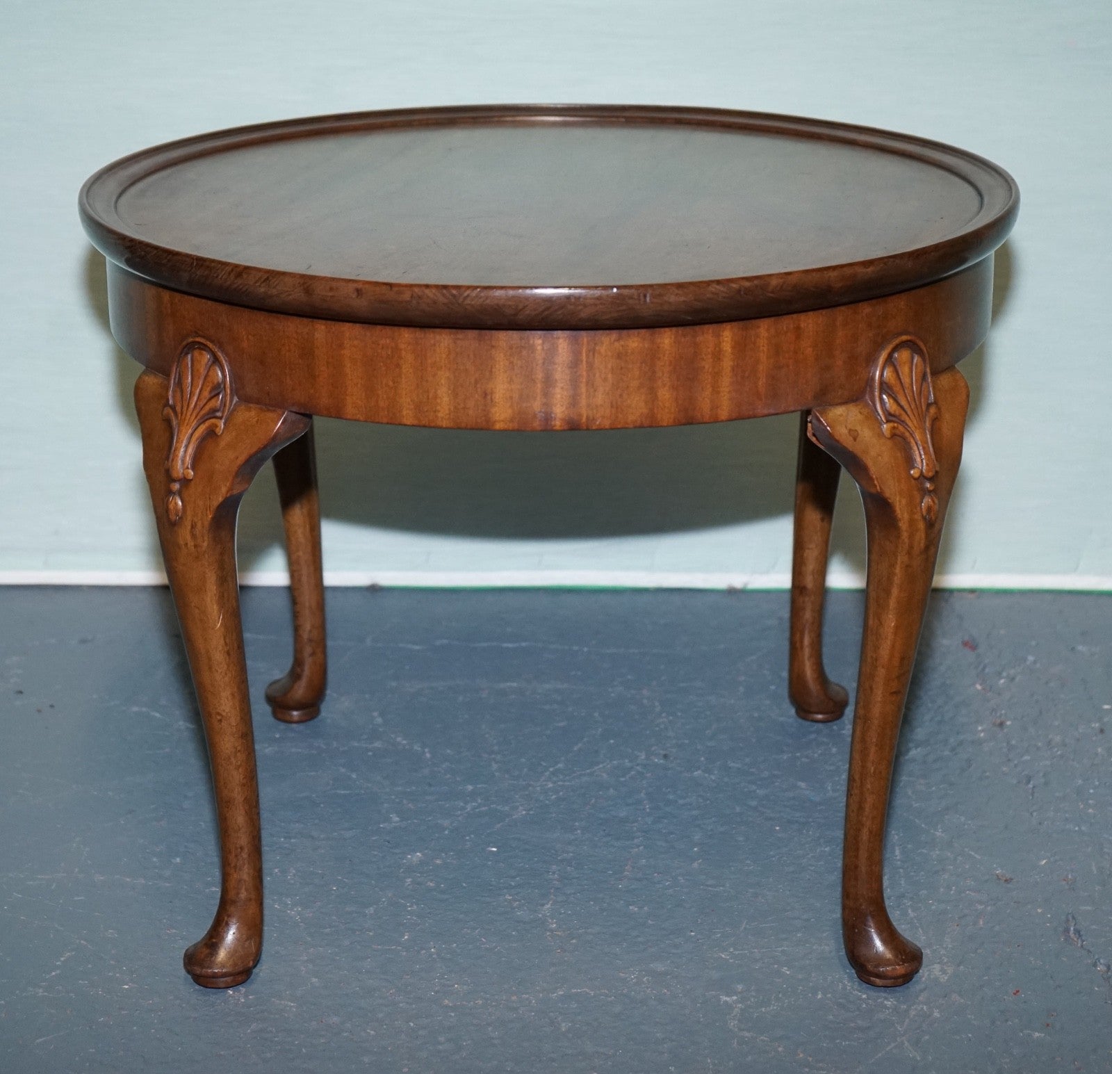 1930s WARING & GILLOW WALNUT ROUND SIDE TABLE QUEEN ANNE STYLE