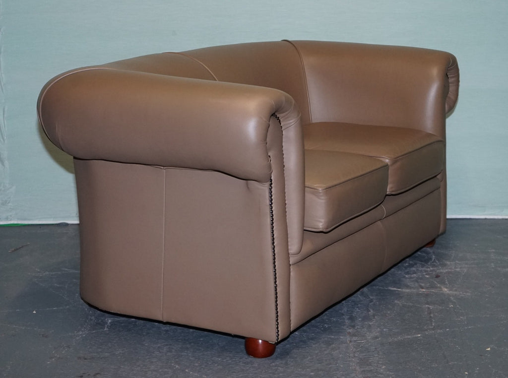 VINTAGE CHESTERFIELD ANDREW MUiRHEAD TAN LEATHER TUB TWO SEATER SOFA STUD DETAIL