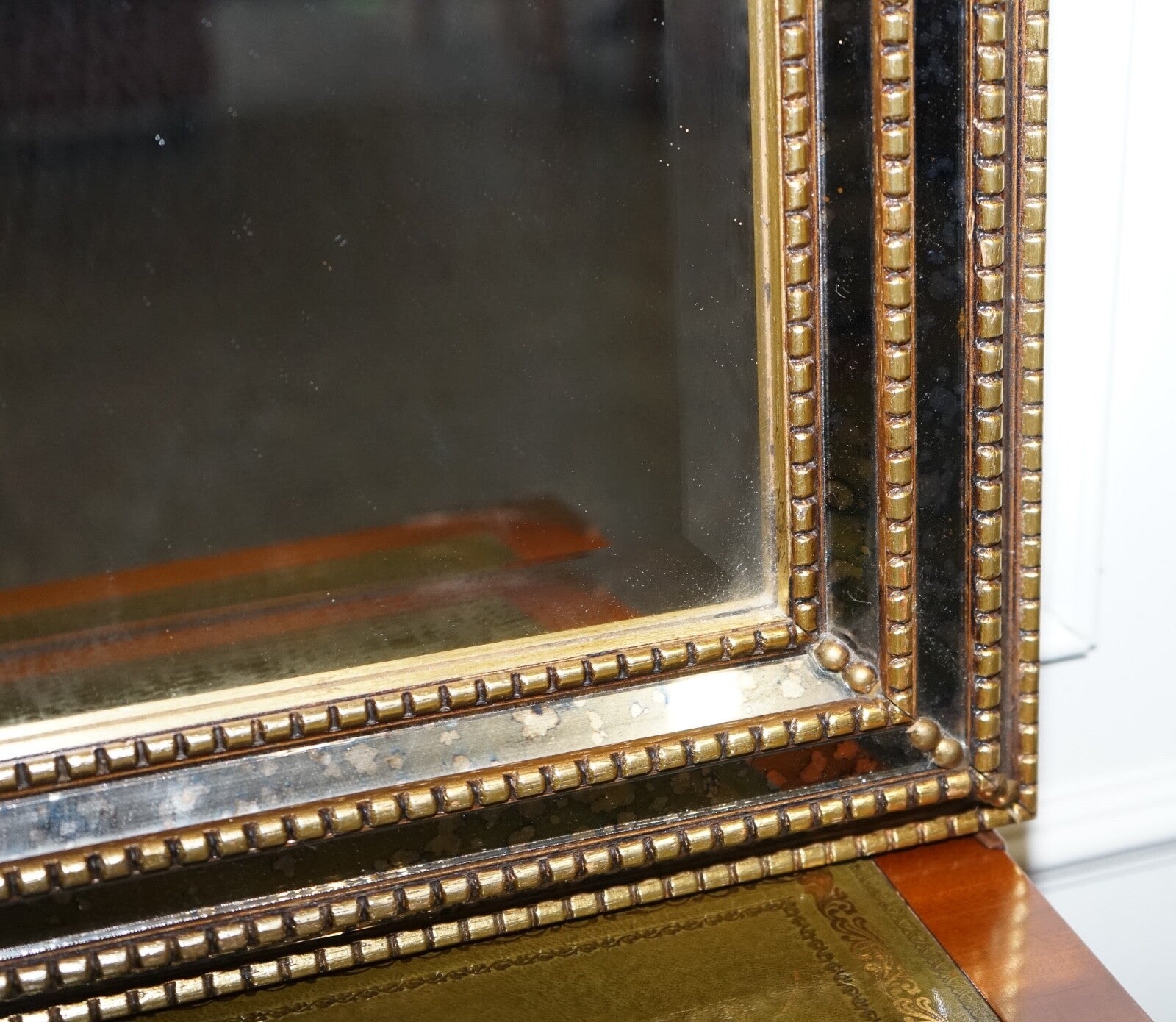 LOVELY BEVELLED TRIPLE GOLD BEAD DECORATION FOXING EFFECT