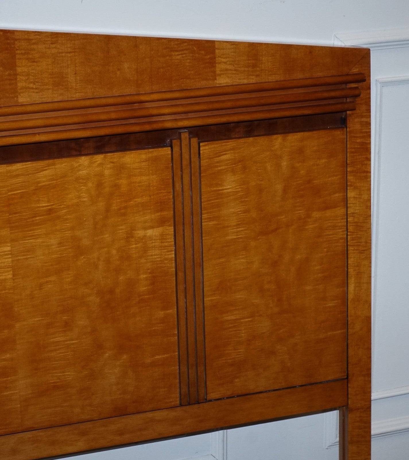 VINTAGE QUEEN SIZE AMERICAN HICKORY WHITE GENESIS BIEDEMEIER HEADBOARD
