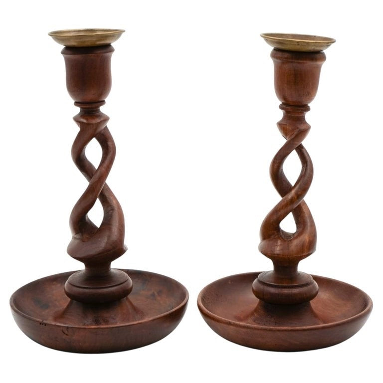 EARLY ViCTORIAN PAIR OF ENGLISH OAK BARLEY TWIST CANDLE STICKS (2)