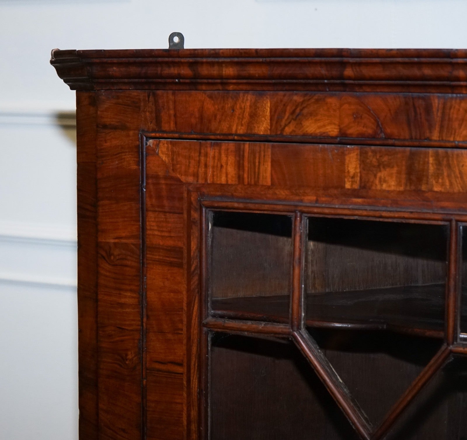 GEORGIAN CORNER HANGING DISPLAY CABINET BOOKCASE GLAZED DOOR DRAWER INSIDE