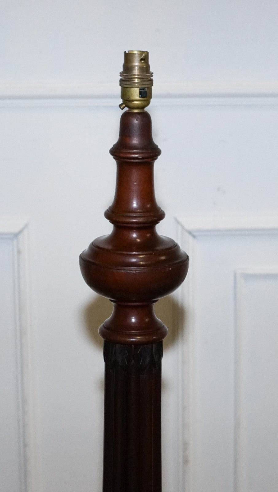 ANTIQUE 1920'S TRADITIONAL ENGLISH HARDWOOD  STANDARD FLOOR LAMP