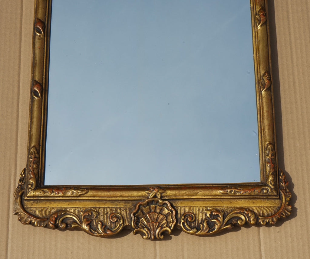 ANTIQUE GEORGE III CHIPPENDALE STYLE GILTED WALL MIRROR