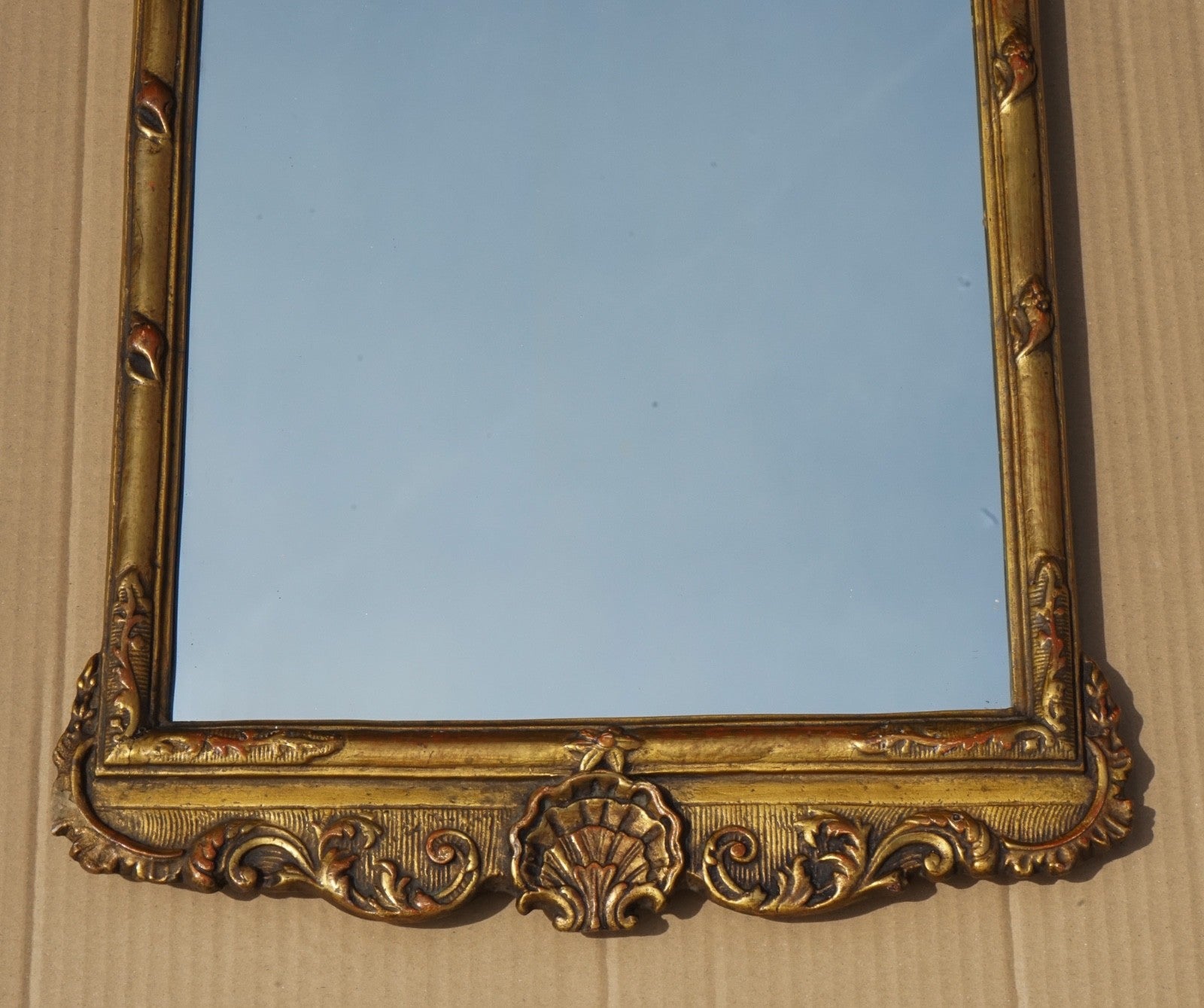 ANTIQUE GEORGE III CHIPPENDALE STYLE GILTED WALL MIRROR