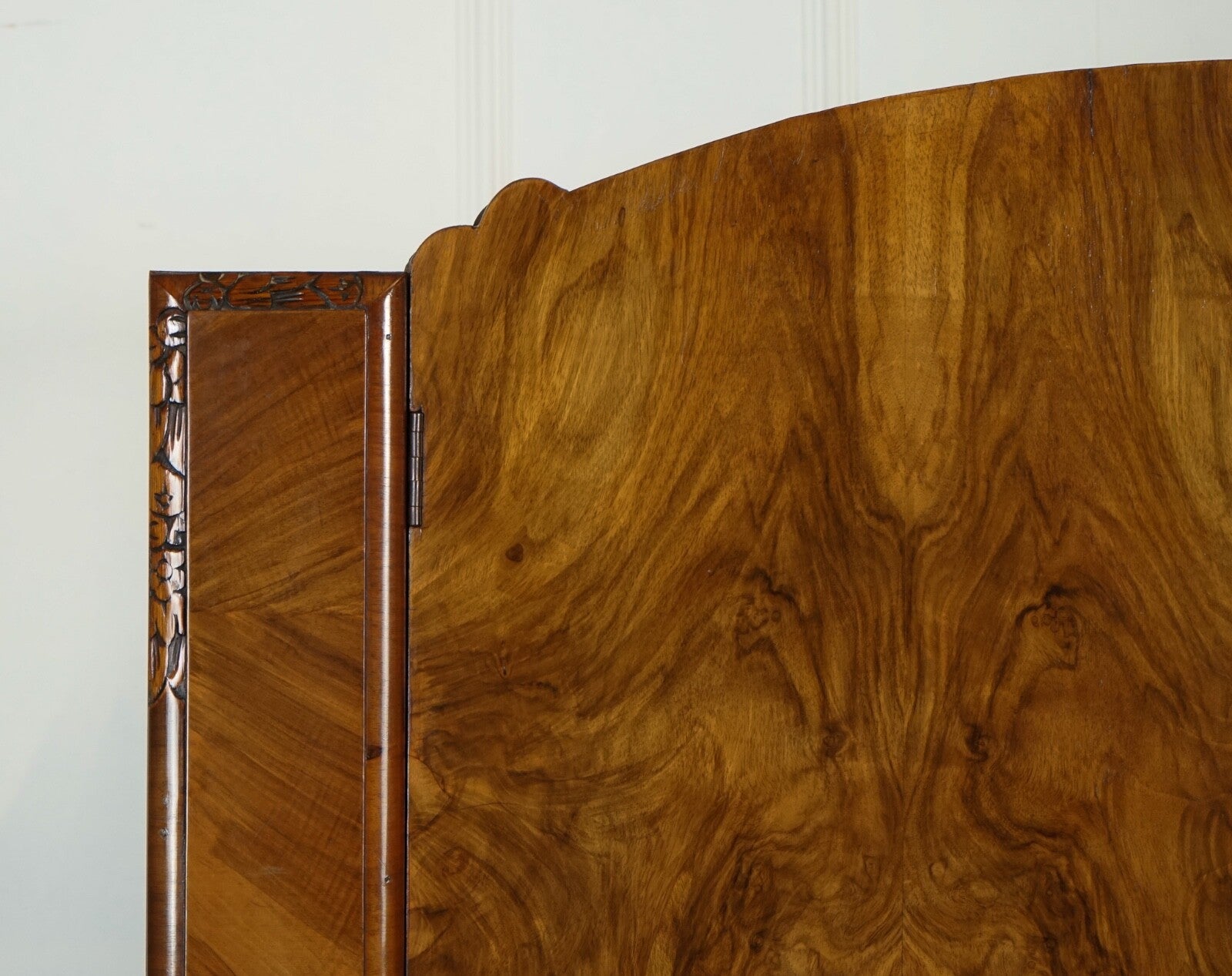 LOVELY ART DECO LARGE BURR WALNUT WARDROBE