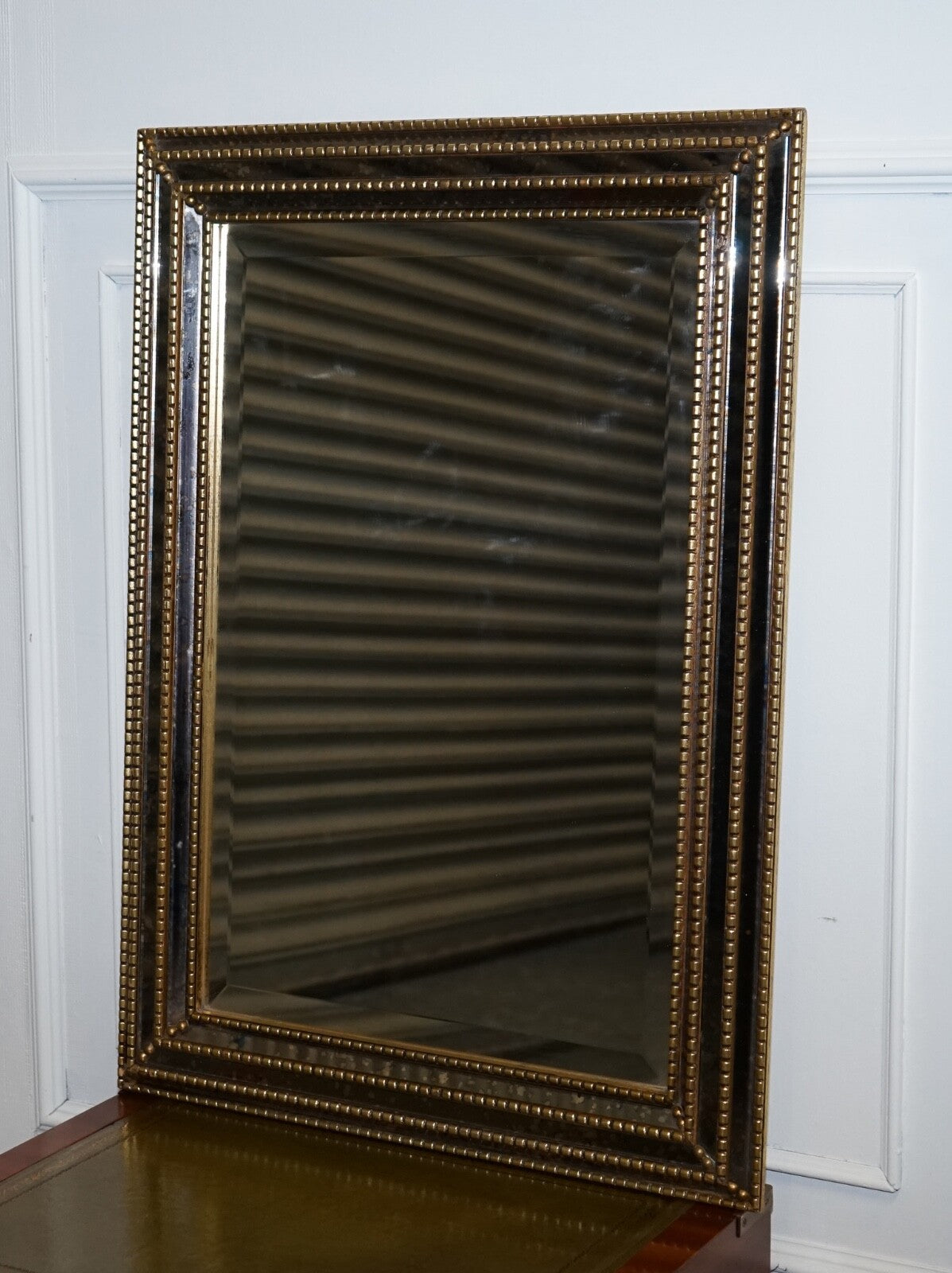 LOVELY BEVELLED TRIPLE GOLD BEAD DECORATION FOXING EFFECT