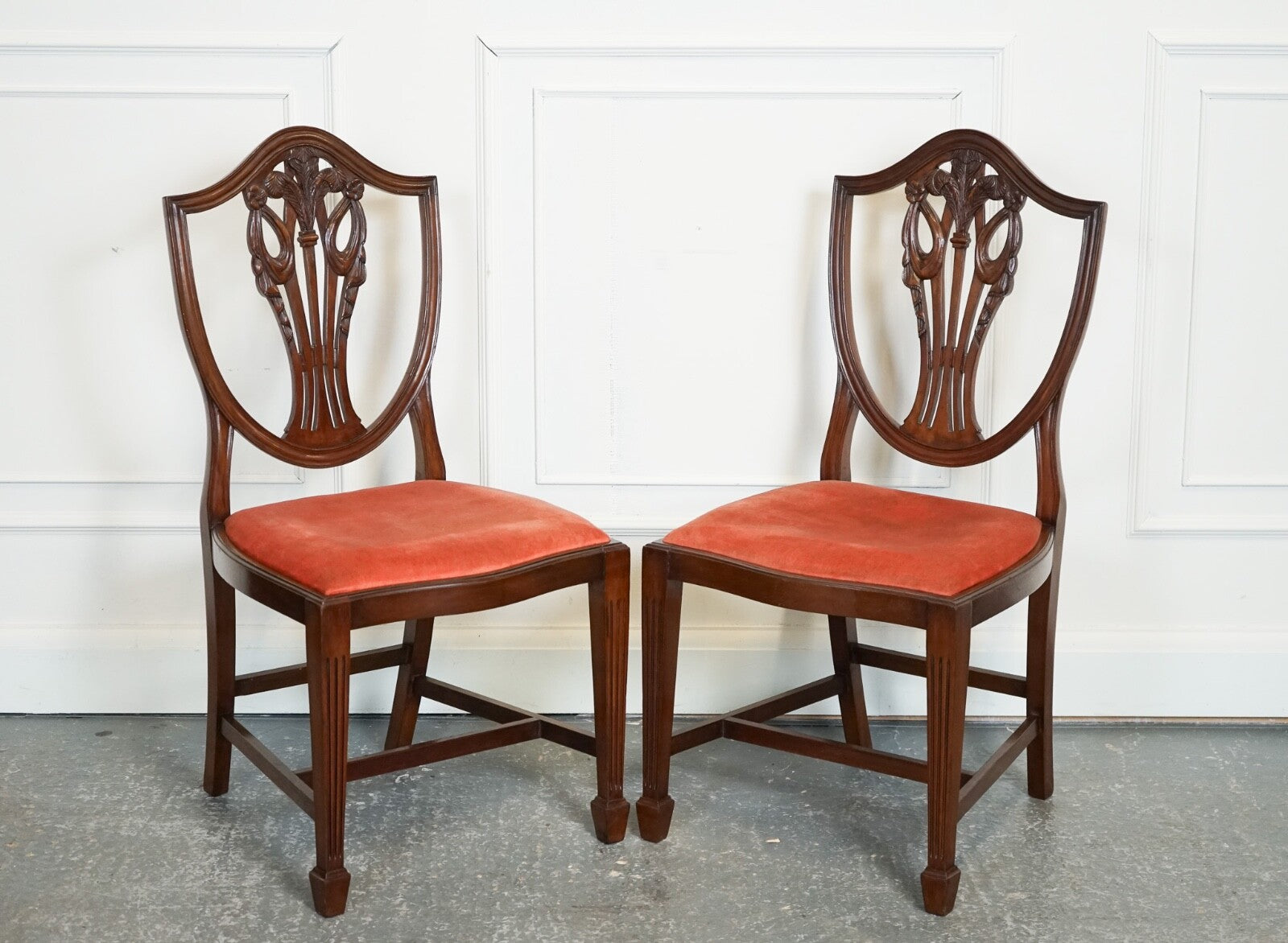 LOVELY PAiR OF VICTORIAN HEPPLEWHITE CARVER HALLWAY SIDE CHAIRS FEATHER FILLED