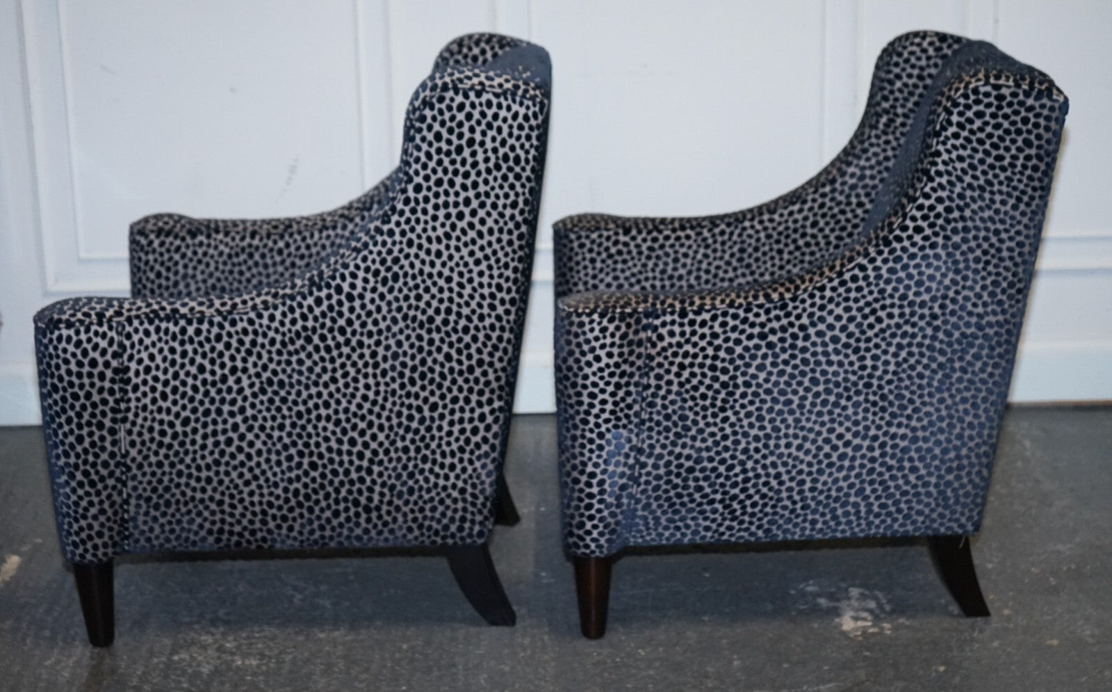 BEAUTIFUL PAIR OF NAVY BLUE LEOPARD PRINT FLAT ARM ARMCHAIRS