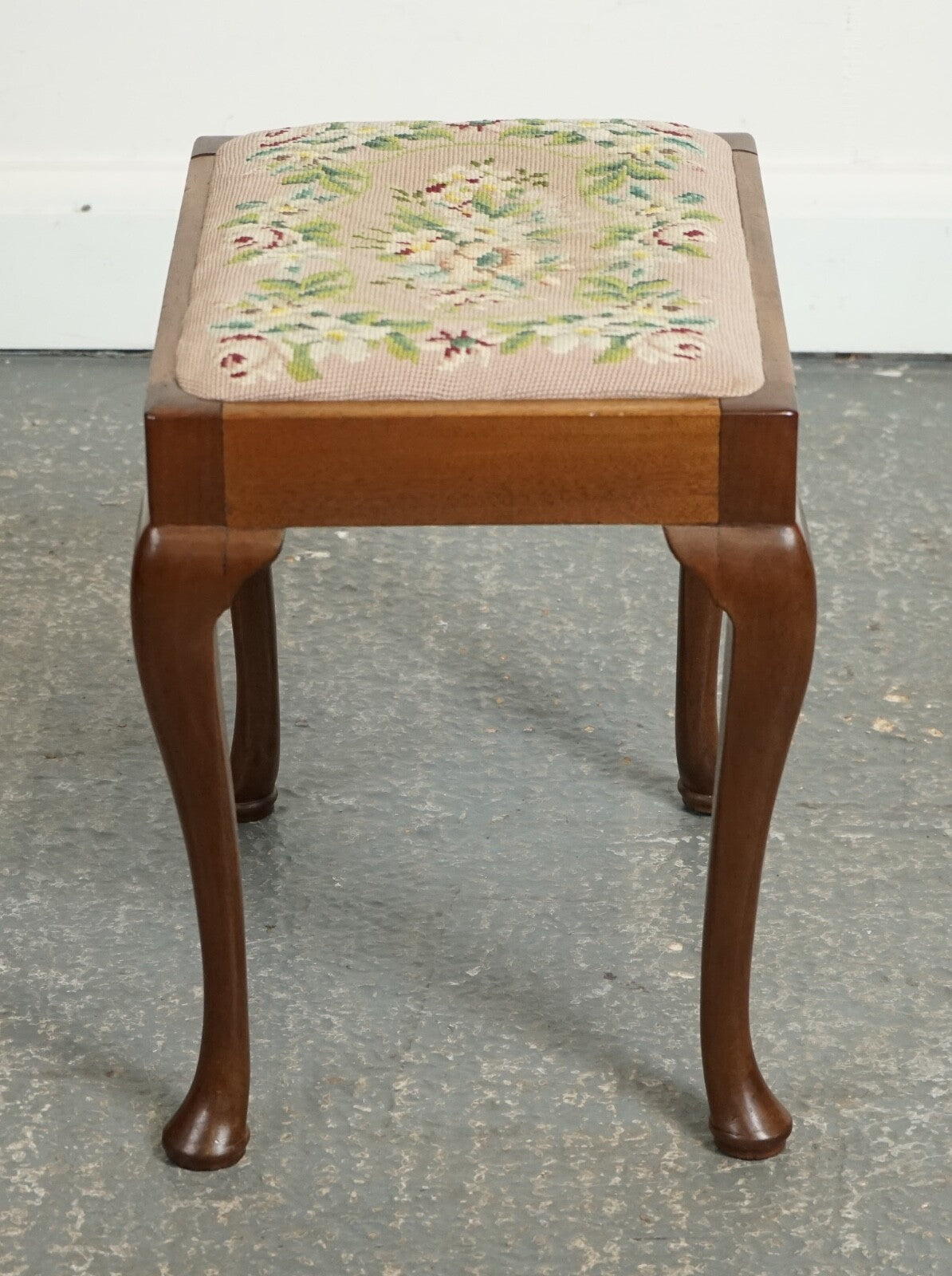 LOVELY PIANO DRESSING TABLE STOOL WITH FLOWER STITCHWORK WITH QUEEN ANNE LEGS J1