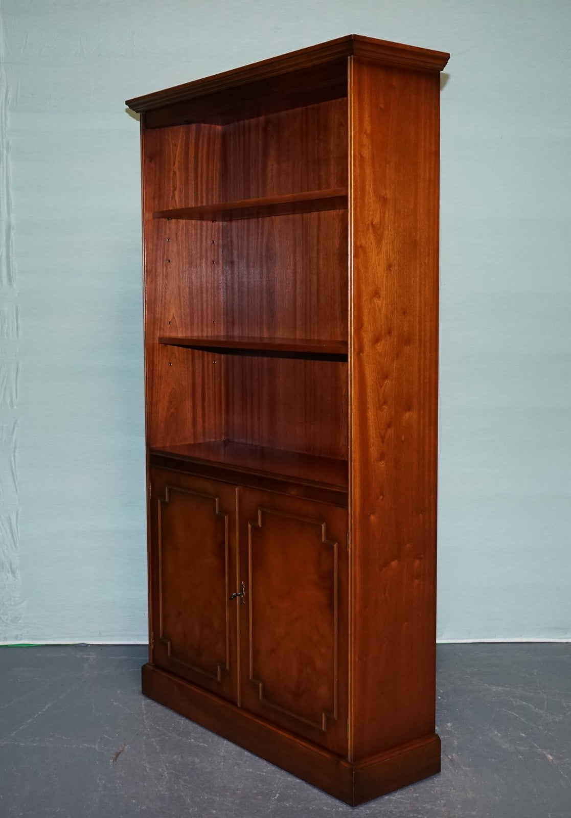 ENGLISH TRADITIONAL BRADLEY DISPLAY CABINET BOOKCASE WITH SHELVES AND CUPBOARD