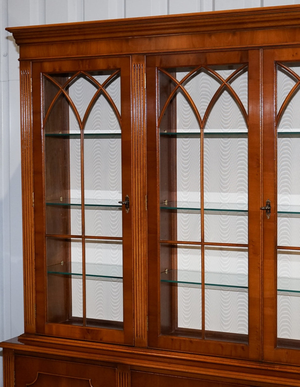 ANTIQUE GEORGIAN STYLE YEW WOOD FOUR DOOR DISPLAY CABINET BOOKCASE