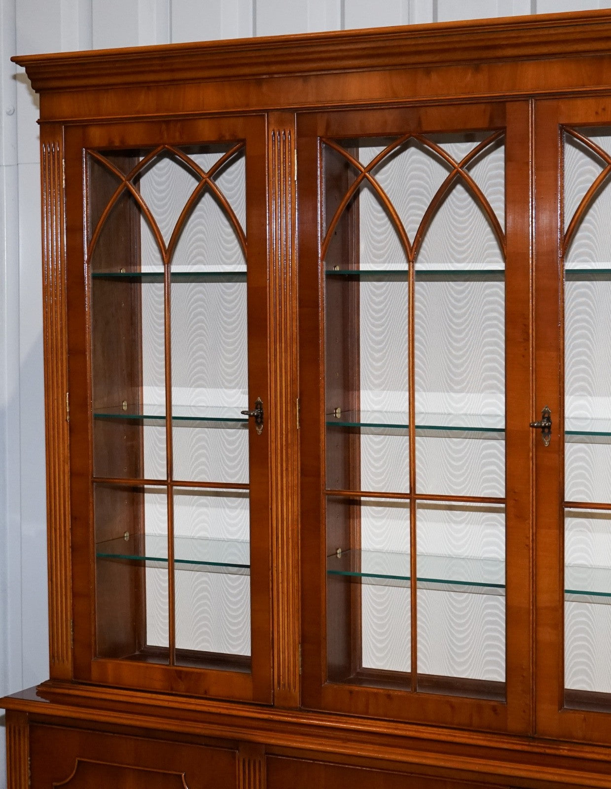 ANTIQUE GEORGIAN STYLE YEW WOOD FOUR DOOR DISPLAY CABINET BOOKCASE