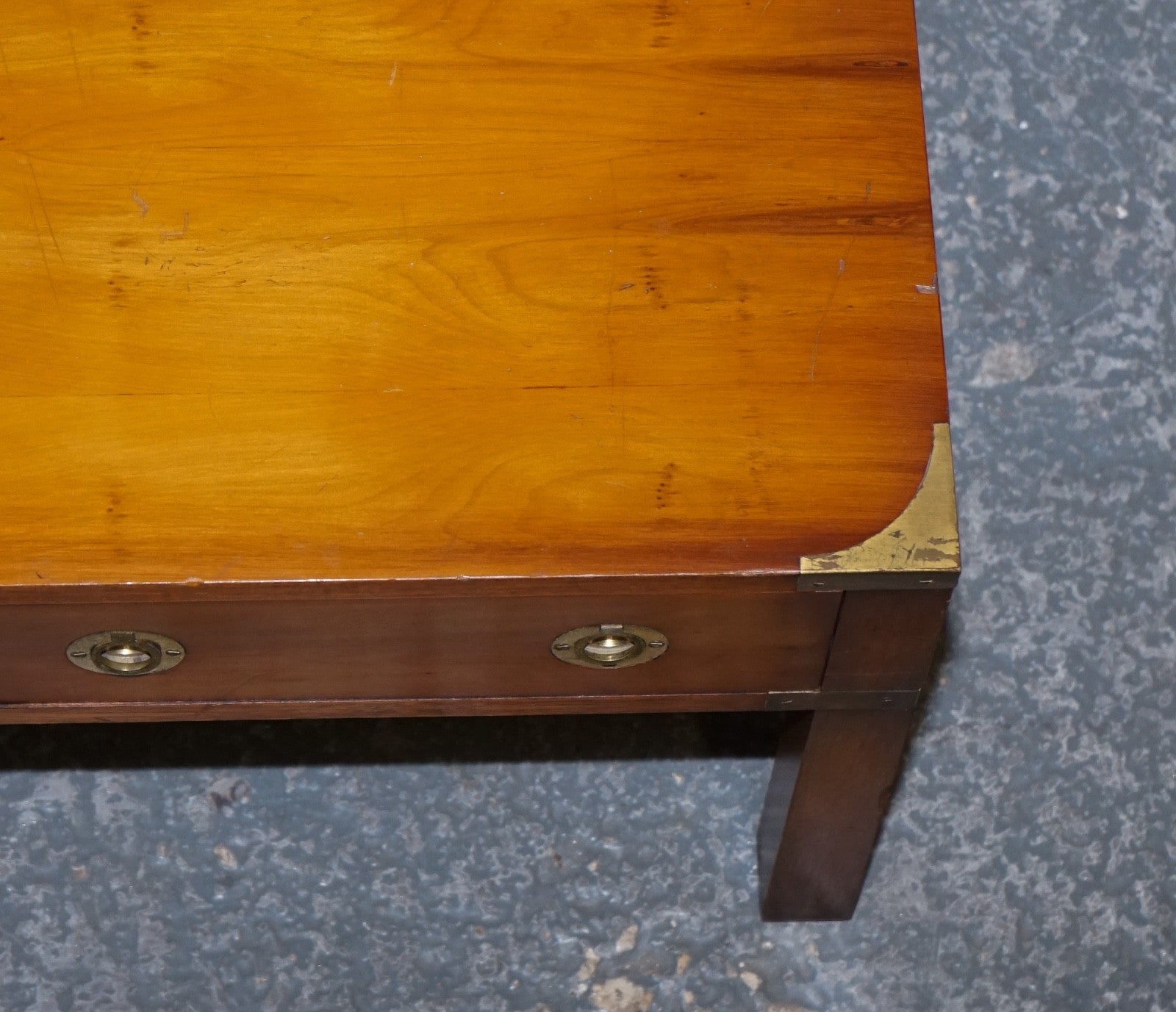 VINTAGE BURR YEW WOOD BRASS MILITARY CAMPAIGN 3 DRAWER COFFEE TABLE