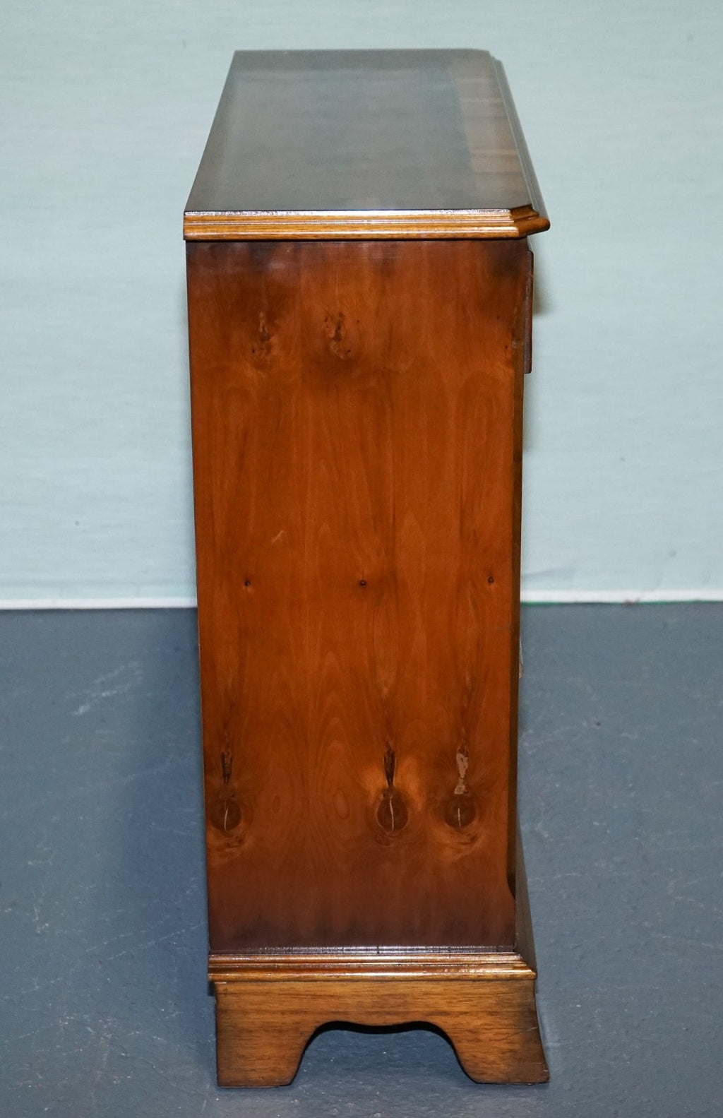VINTAGE BURR YEW WOOD OPEN DWARF LIBRARY BOOKCASE WiTH TWO DRAWERS