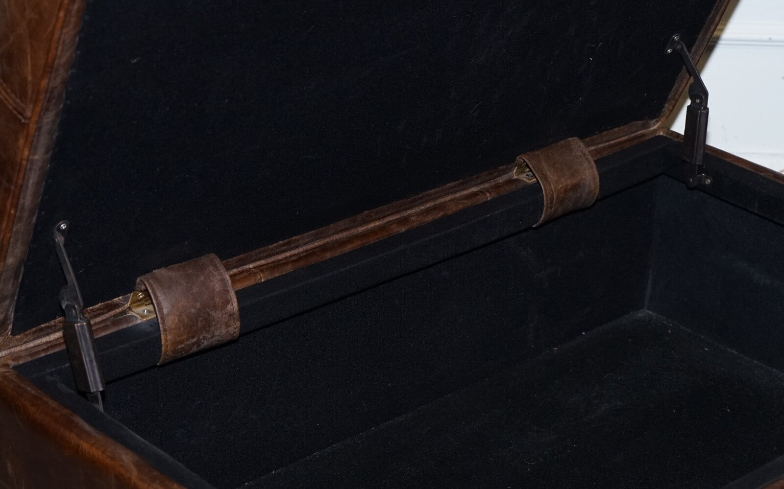 VINTAGE HALO REGGIO GROUCHO BROWN LEATHER OTTOMAN FOOTSTOOL WITH STORAGE SPACE