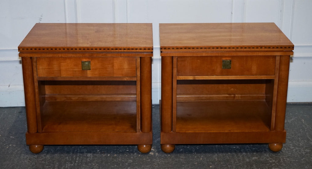 PAIR OF AMERICAN HICKORY WHITE GENESIS BIEDERMEIER NIGHTSTANDS BEDSIDE TABLES