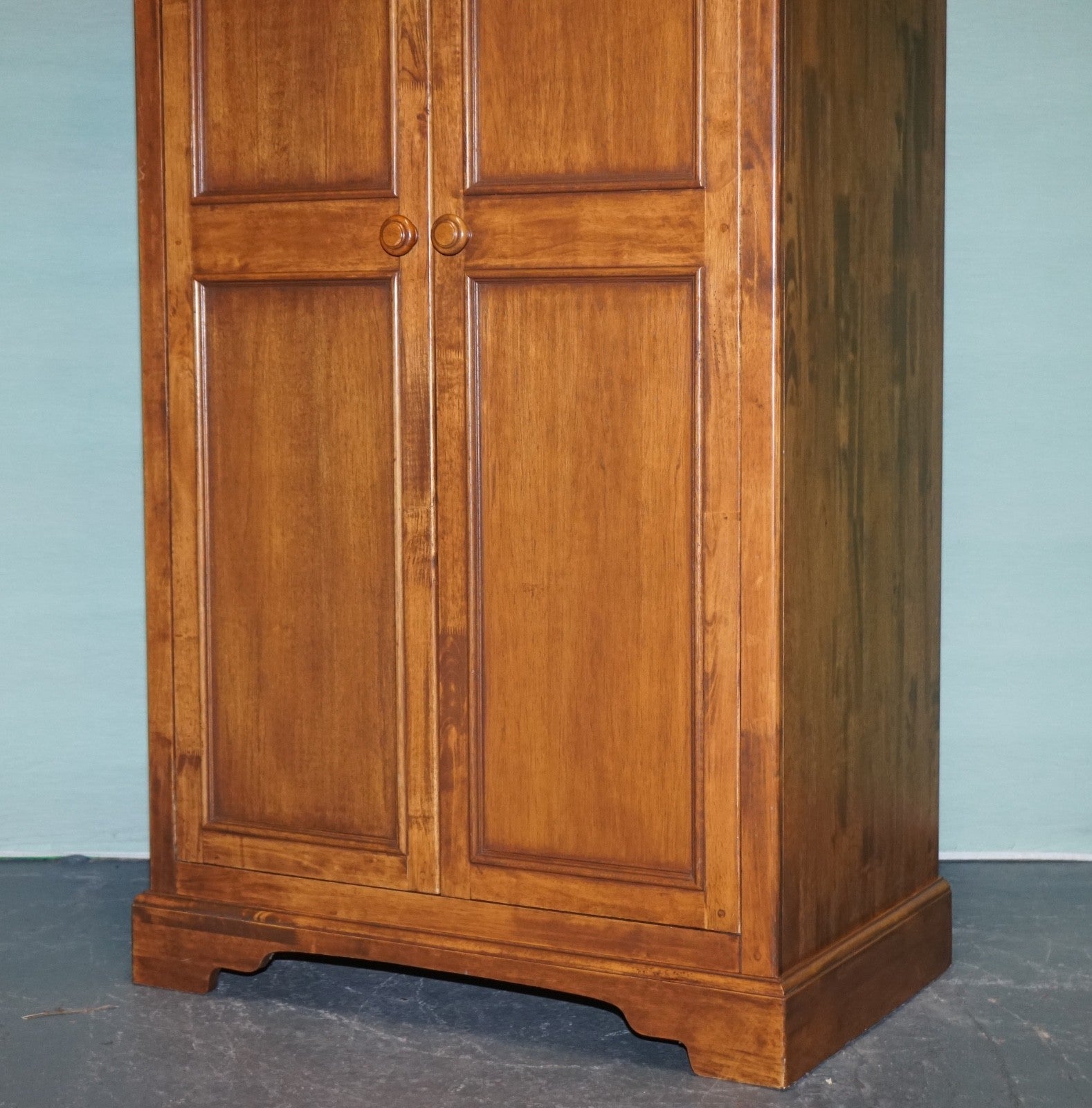 VINTAGE BROWN OAK WILLIS & GAMBIER DOUBLE WARDROBE