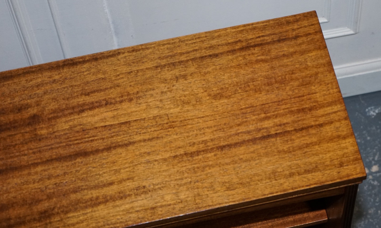 VINTAGE DWARF OPEN BOOKCASE WITH FIXED SHELVES