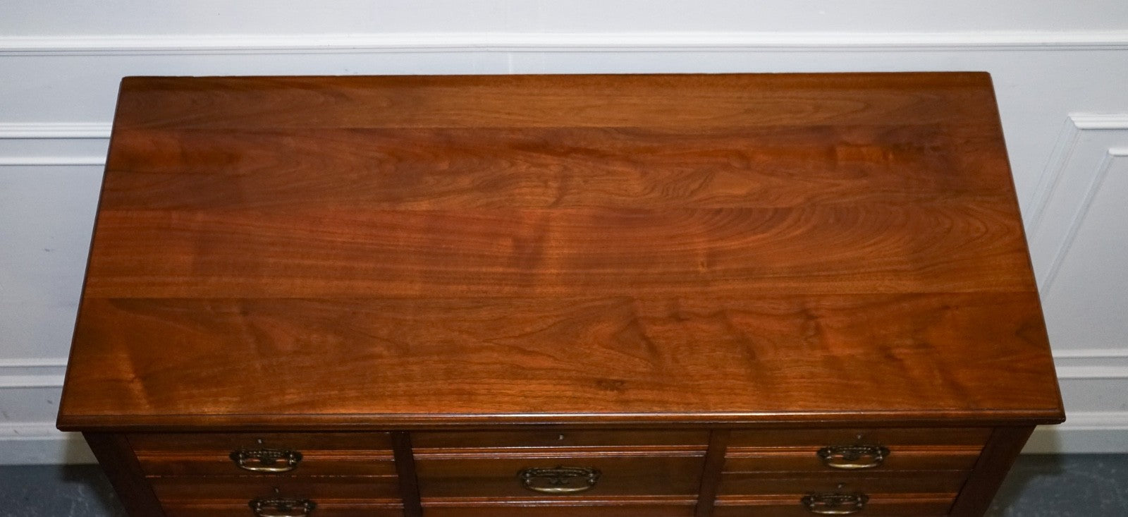 ANTIQUE 1904 ARTS & CRAFTS PERIOD CHEST OF DRAWERS MADE BY HARRIS LEBUS