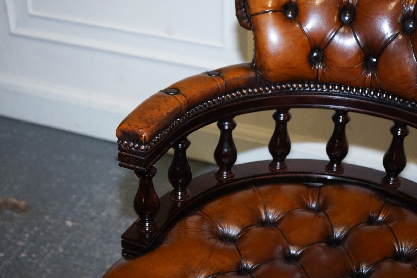 FULLY RESTORED CIGAR BROWN LEATHER CHESTERFIELD CAPTAINS OFFICE SWIVEL ARMCHAIR