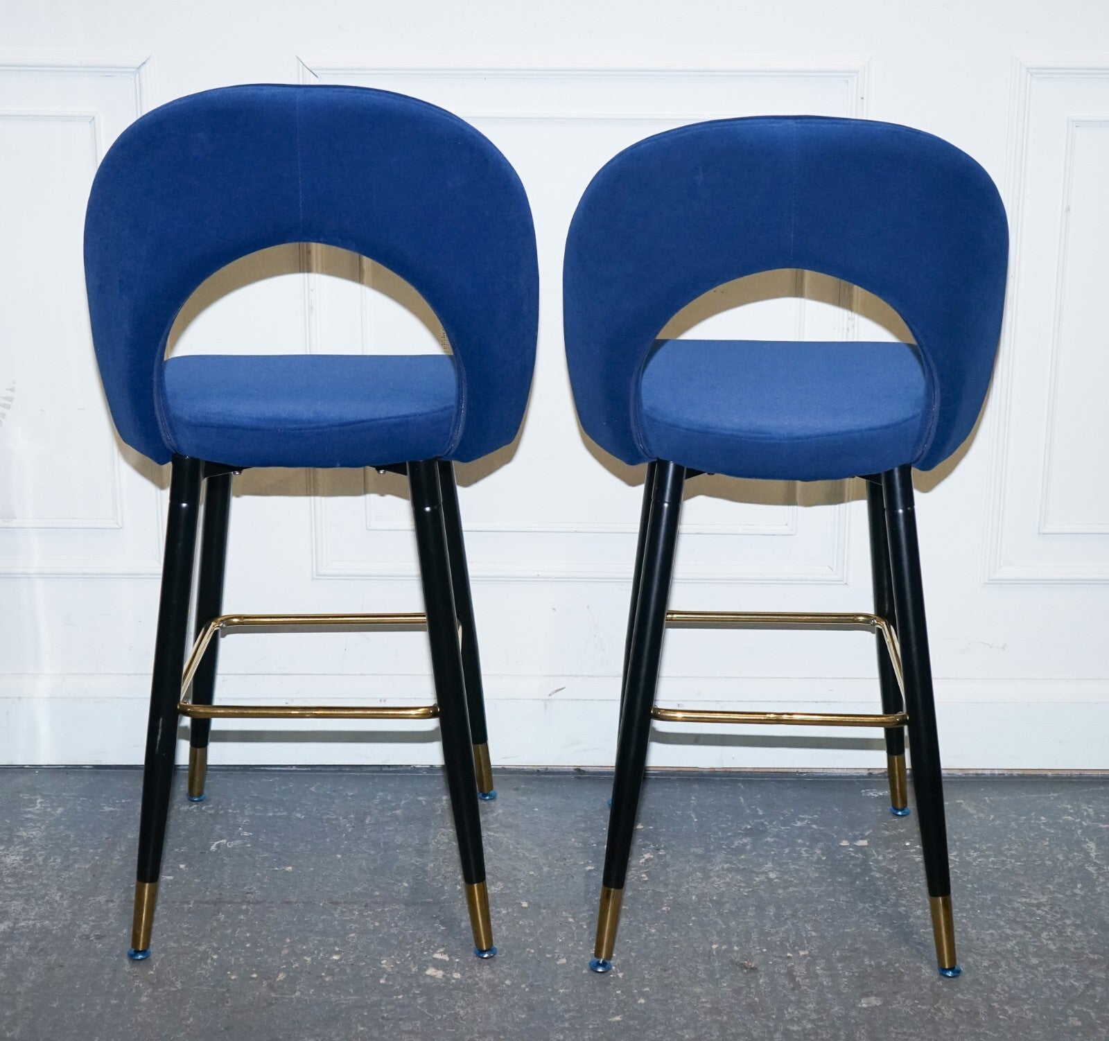 BEAUTIFUL PAIR OF BLUE VELVET BAR CHAIRS WITH GOLD DETAIL ON THE FRAME