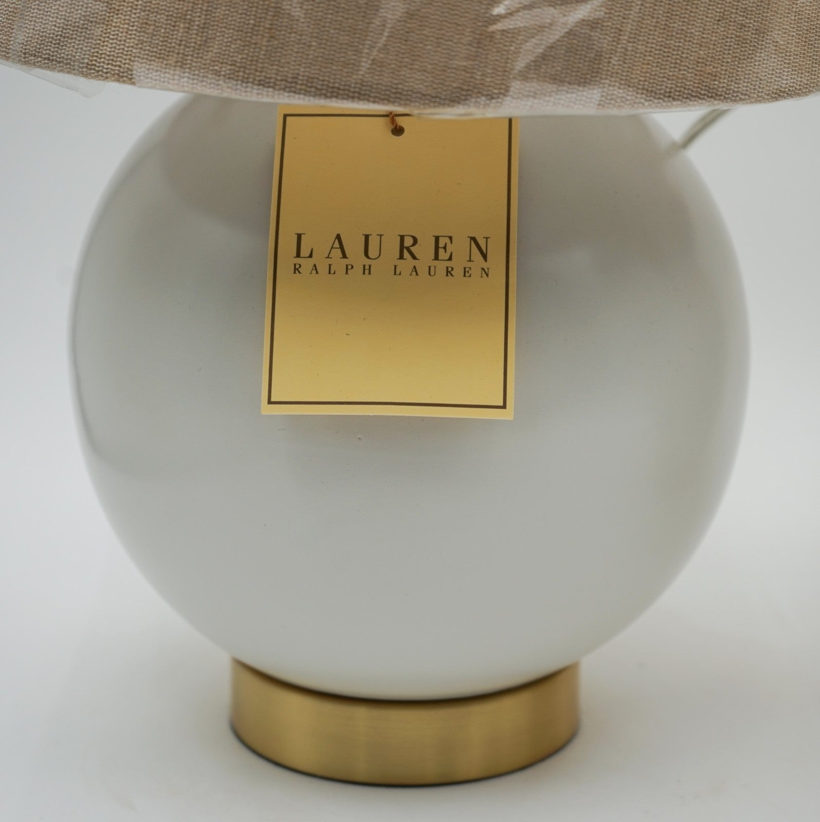 PAIR OF RALPH LAUREN EX DISPLAY WHITE CERAMIC TABLE LAMPS INCLUDING SHADES (2/2)