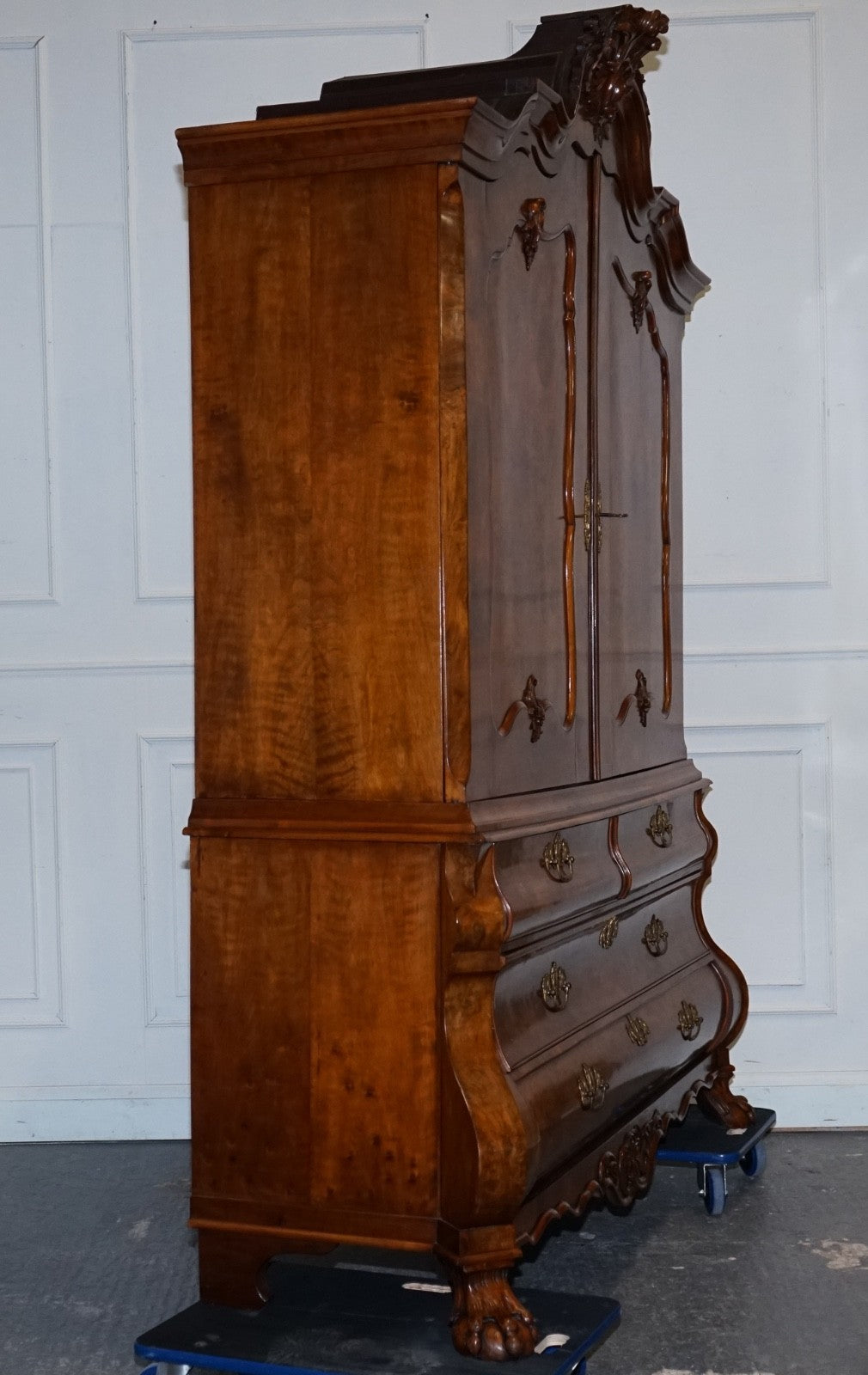 ANTIQUE CIRCA 1750 DUTCH LOUIS XV STYLE BURR WALNUT BOMBAY LINEN PRESS CABINET