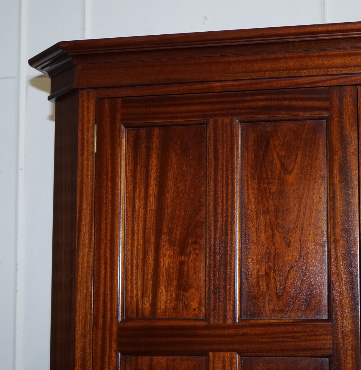 STUNNING LARGE BESPOKE PANELLED HALLWAY CUPBOARD WARDROBE AMOIRE
