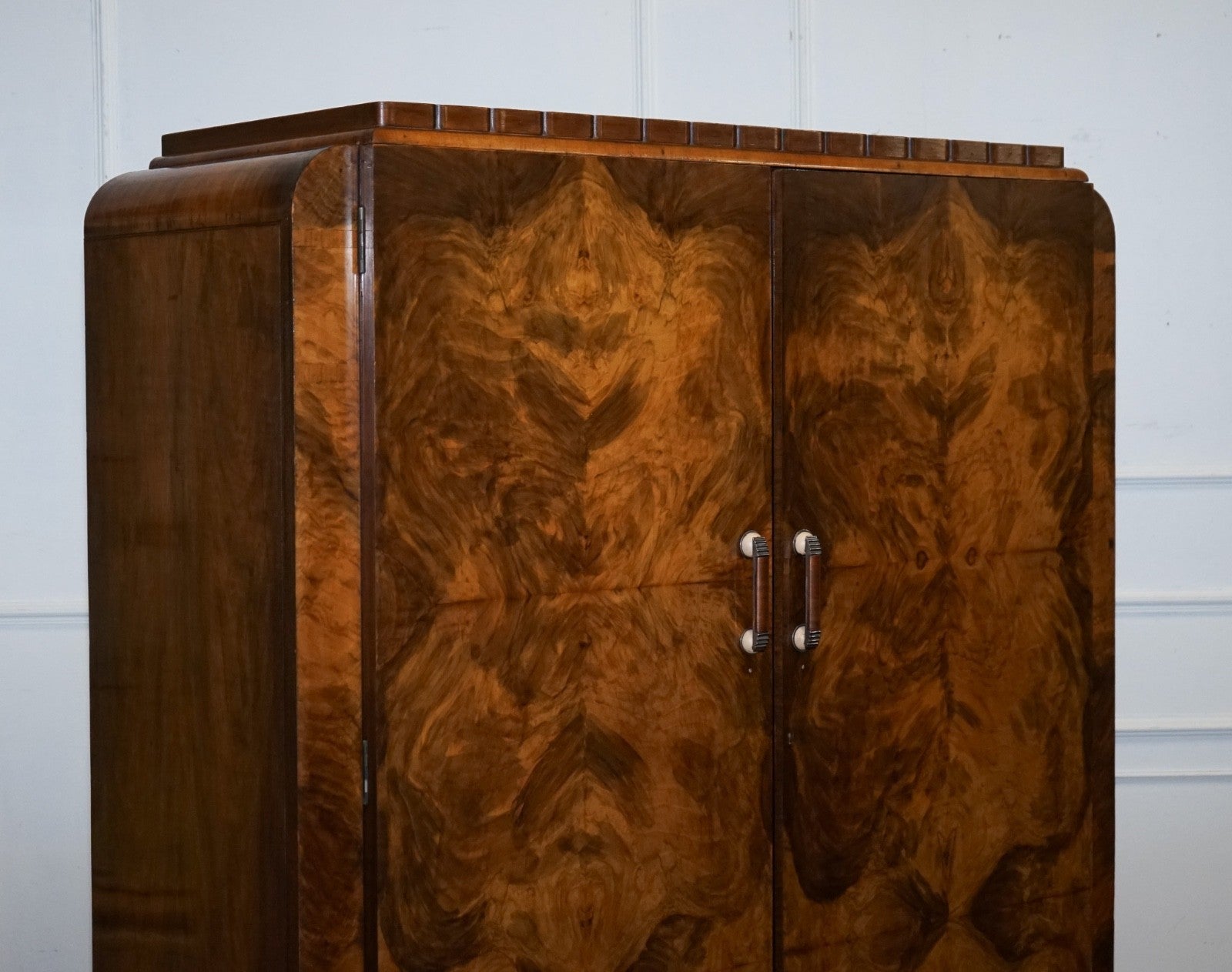 STUNNING ART DECO 1920 LARGE BURR WALNUT TWO DOOR WARDROBE OR AMOIRE
